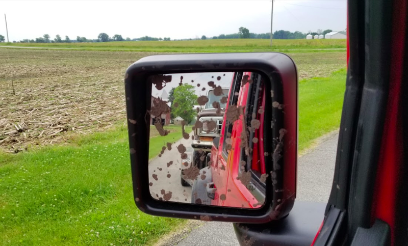 Illustration for article titled What It Was Like Towing a Free Jeep Grand Wagoneer With the 2020 Jeep Gladiator